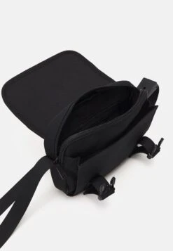 Pier One Unisex - Bandolera - Black -Tienda De Moda Boutique 08dcf642808642b88361fce85fe34ecc