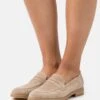 Pier One Leather - Mocasines - Beige