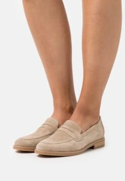 Pier One Leather - Mocasines - Beige