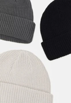 Pier One Unisex 3 Pack - Gorro - Black/Dark Grey/Off-White/ 6 Pier One Unisex 3 Pack - Gorro - Black/Dark Grey/Off-White/ -Tienda De Moda Boutique 227c946f16e945278f07dcddf0a935a2
