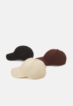 Pier One Unisex 3 Pack - Gorra - Black/Dark Brown/Beige -Tienda De Moda Boutique 322c39d131ac488ea8bb229f1824c6e8