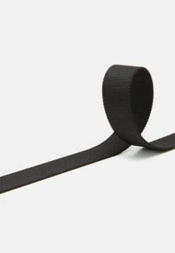 Pier One Unisex 3 Pack - Cinturón - Black/Dark Blue/Grey -Tienda De Moda Boutique 3f503aa15faf4a28af33bad9056a0b46