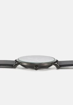 Pier One Unisex - Reloj - Black -Tienda De Moda Boutique 4a4c5fd2ccf24a73a7e672b724fd8279