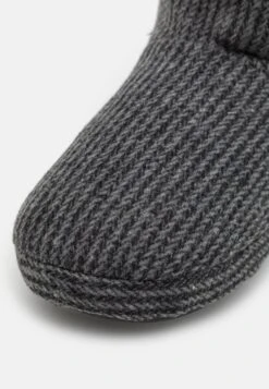 Pier One Unisex - Pantuflas - Dark Grey -Tienda De Moda Boutique 5a68366d04ce4e2b9a6826093156381f