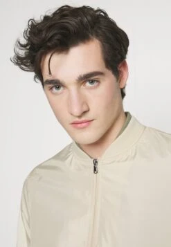 Pier One Chaquetas Bomber - Beige -Tienda De Moda Boutique 5e692062430840f0a678357133c5816a