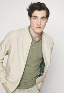 Pier One Chaquetas Bomber - Beige -Tienda De Moda Boutique 61f43c01117b4460a4718320ce804aa3