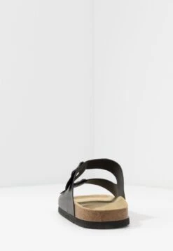 Pier One Unisex - Pantuflas - Black -Tienda De Moda Boutique 6792cddf649c4c73afdf1fc19e95f07f