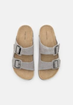 Pier One Leather Unisex - Pantuflas - Grey -Tienda De Moda Boutique 6e172422b00e484a8ac21c5f565af9d6