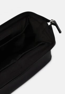 Pier One Neceser - 802 - Black -Tienda De Moda Boutique 7aa537de0d9045aaa803a044e8f7ffbf