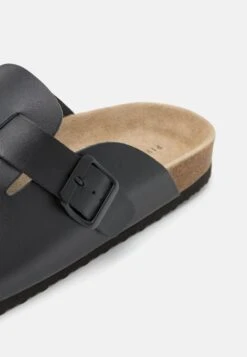 Pier One Leather Unisex - Pantuflas - Black -Tienda De Moda Boutique 7b28889d1d2247a8abcae3a4a4c34674