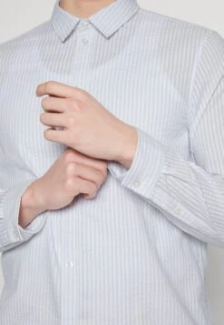 Pier One Camisa - White/Light Blue -Tienda De Moda Boutique 7db8d1883bbd4a878f5fffbc50a8b01e