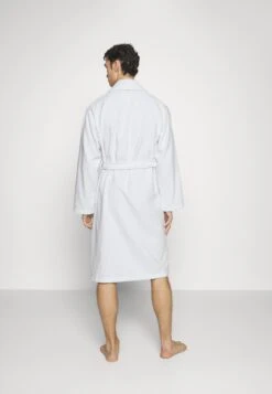 Pier One Shawl Towel Bathrobe - Albornoz - White -Tienda De Moda Boutique 810bc3a6eb794e409f319428e591ae5e