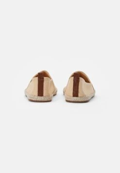 Pier One Rena Espadrille Unisex - Alpargatas - Beige -Tienda De Moda Boutique 8310eea23d7d45459447954d543b0c0d