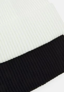 Pier One Unisex 2 Pack - Gorro - Black/White -Tienda De Moda Boutique 93f660b00d0d40d788daffcd029cdafb