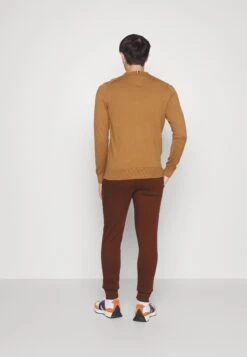 Pier One 2 Pack - Pantalones Deportivos - Dark Brown/Black -Tienda De Moda Boutique 994bb4a4696a4095ace27240f693a155