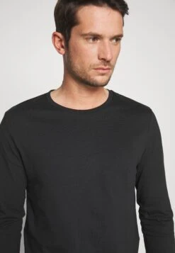 Pier One 2 Pack - Camiseta De Manga Larga - White/Black -Tienda De Moda Boutique abe5f01df1c144a5b727bffa4e9f9909