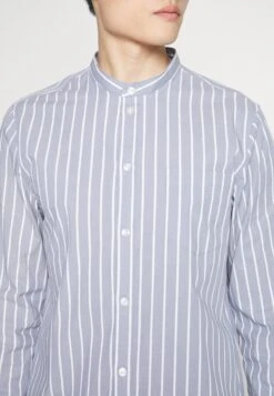 Pier One Muscle Fit Stand- Camisa - Blue 11 Pier One Muscle Fit Stand- Camisa - Blue -Tienda De Moda Boutique aef632d443f84662a23ef0d9f4646ec0