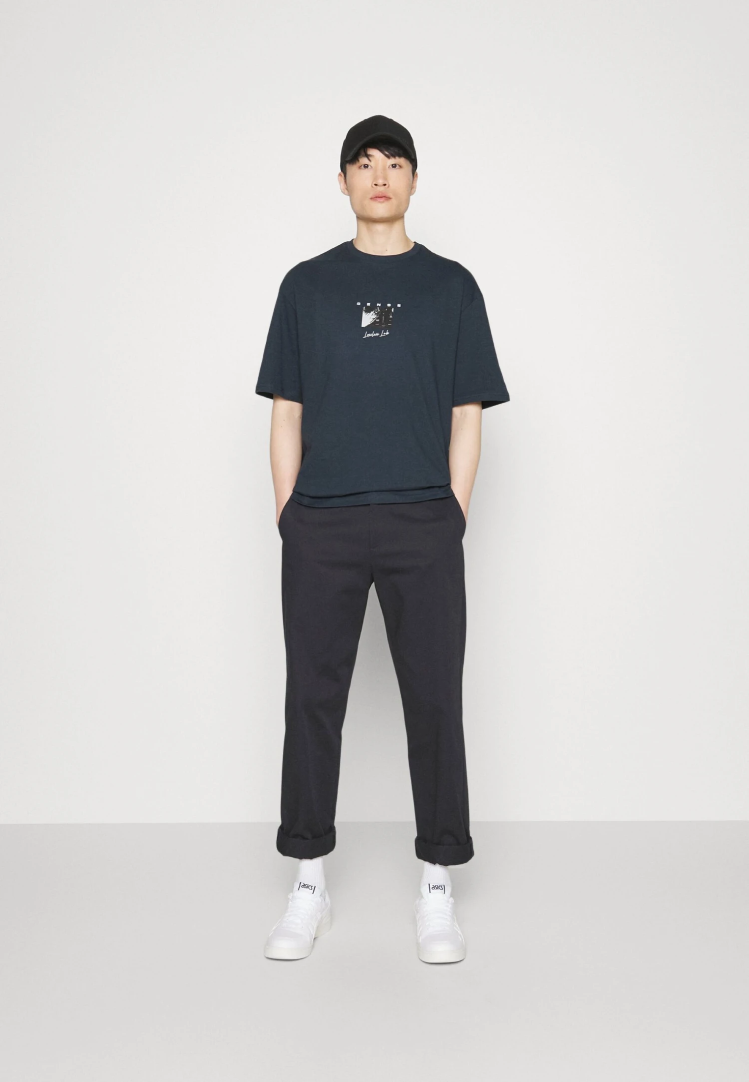 Pier One Sense Tee- Camiseta Estampada - Dark Blue 2 Pier One Sense Tee- Camiseta Estampada - Dark Blue - Imagen 2