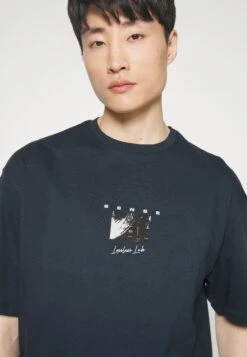 Pier One Sense Tee- Camiseta Estampada - Dark Blue 13 Pier One Sense Tee- Camiseta Estampada - Dark Blue -Tienda De Moda Boutique b603fa303cad41eca4bdbcf3153eb53e