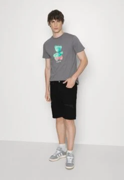 Pier One Unisex 2 Pack - Shorts Vaqueros - Blue/Black Denim -Tienda De Moda Boutique c0a1e1b030fa43118f482c2c587cc919