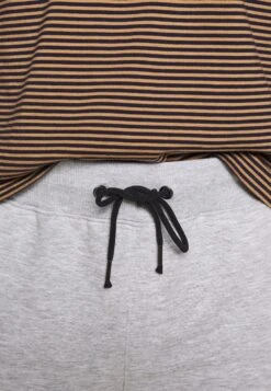 Pier One 2 Pack - Shorts -Light Grey /Black -Tienda De Moda Boutique c4d577d8c6314b53bc4b281d9e735af0