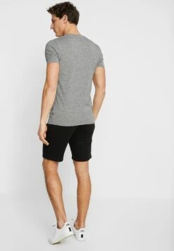 Pier One Pantalones Deportivos - Black -Tienda De Moda Boutique d5c97291418e4697a27fa0726d324bab