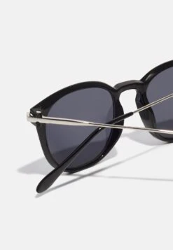 Pier One Gafas De Sol - Black -Tienda De Moda Boutique e1238979fc144555bfd451a98b4e6bbf