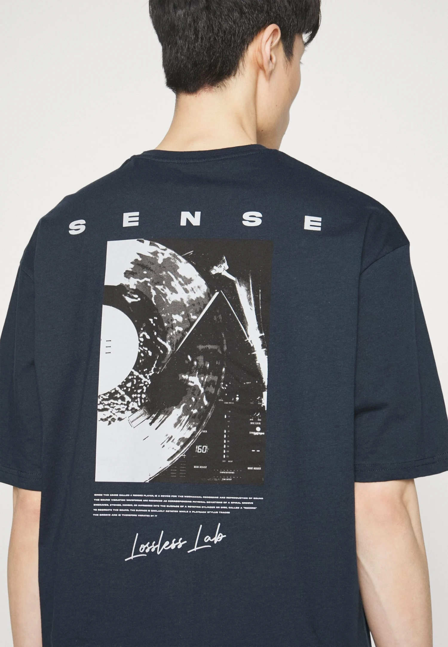 Pier One Sense Tee- Camiseta Estampada - Dark Blue 4 Pier One Sense Tee- Camiseta Estampada - Dark Blue - Imagen 4