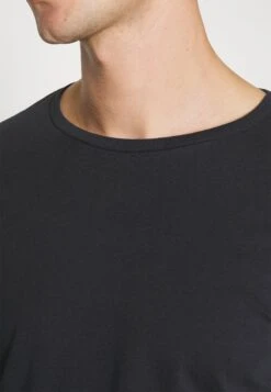 Pier One 2 Pack - Camiseta De Manga Larga - Bordeaux/Dark Blue -Tienda De Moda Boutique eb4514286e5440159a9ae5fde4e2bf28