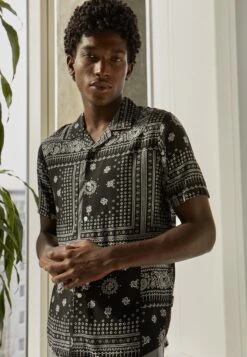 Pier One Unisex - Camisa - Black 9 Pier One Unisex - Camisa - Black -Tienda De Moda Boutique f1f41040afc04553bf31d58a923943f8