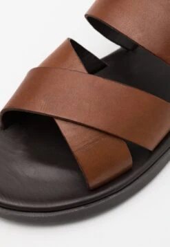 Pier One Unisex - Sandalias - Cognac -Tienda De Moda Boutique fca88867f3d148f3b5e1b6a7b9207332